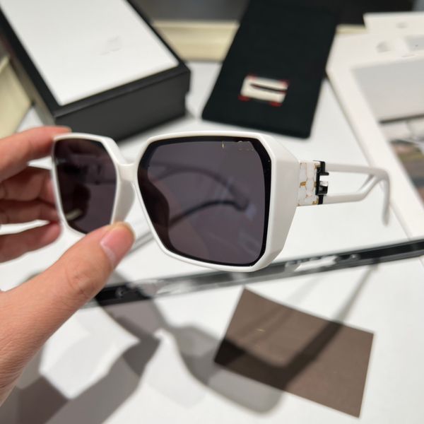 

fashion designer sunglasses retro men women fashion ggity glasses polarized travel gr, White;black