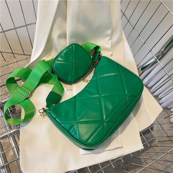 

2023 luxury female spring new capacity wide belt single shoulder large rhombic simple crossbody baghigh