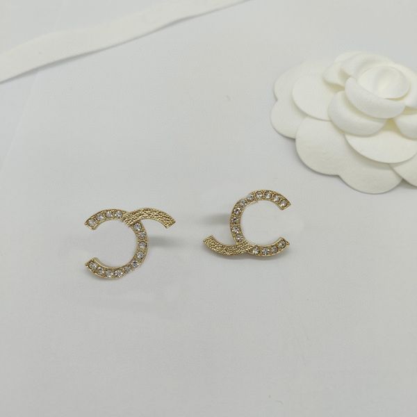 

2023 luxury quality charm simple design stud earring in 18k gold plated and diamond have box stamp ps3789, Golden