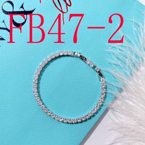 

10-year-old factory direct t-shaped stainless steel fashion 18k gold and silver love zircon bracelet suitable for couples to give gifts with, Black