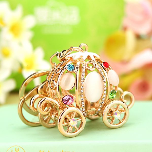 

key rings pumpkin carriage cute princess keychain crystal charm wallet handbag car key chain female birthday gift creative key chain 230302, Slivery;golden
