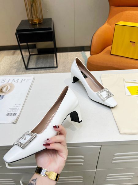 

2022 sandals metal buckle high heel shoes pointed toe genuine leather thin heels summer classics women red wedding shoes 0218, Black