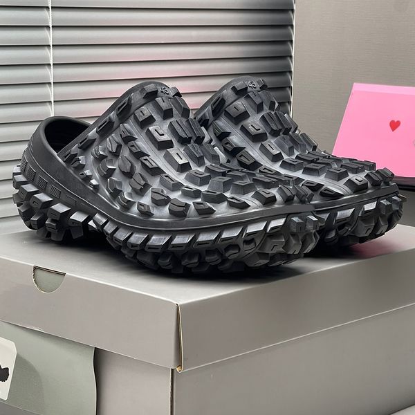 

popular mens sandals semi slippers iconic shape innovative tires abstract outsole design leisure swimming pool beach sandal same style as st, Black