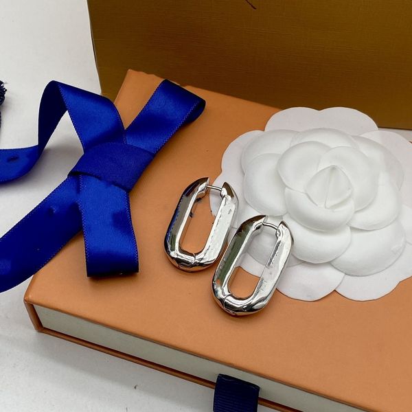 

2023 fashion girls' earrings pendant design women's jewelry brand earrings deluxe round flowers four-leaf clover earrings wedding, Golden