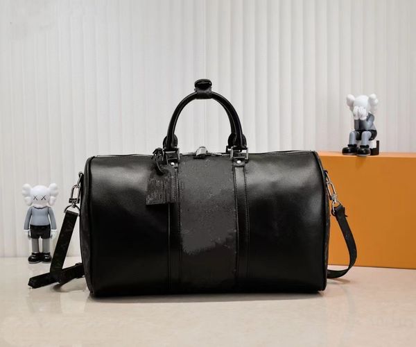 

duffle bag classic 45 50 55 travel luggage for men real leather women crossbody totes shoulder bags mens womens handbags 5 colors m48556