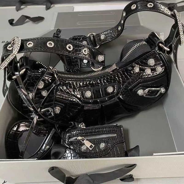 

messenger bags lady cross body designer rivet baguette bag sliding chain crobody bags handle handbag fashion shoulder sheepskin purse bra ha