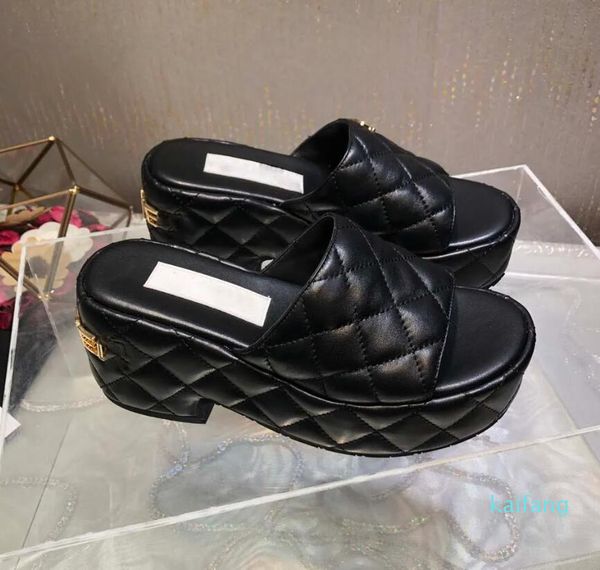 

women's luxury 2023 designer sandals thick sole slippers fashion summer sandals size 35 to 41 011, Black