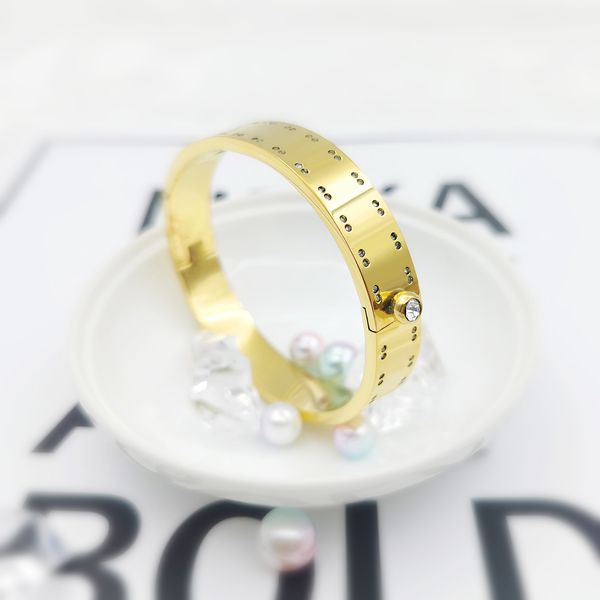 

luxury with diamond bangle fashion bracelets high end designer bracelets for women stainless steel never fade party wedding accessories chri, Black