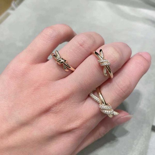 

online celebrity gu ailing's tiffay knot ring v gold 18k rose with diamond knot tie couple original packaging, Silver