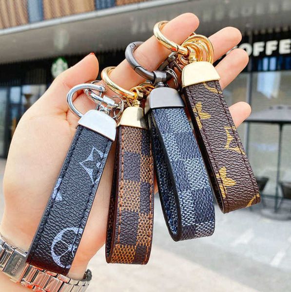 

lanyards 2021 luxury men's waist buckle leather presbyopia keychain pendant car key chain ring fashion couple creative gift h1011, Silver