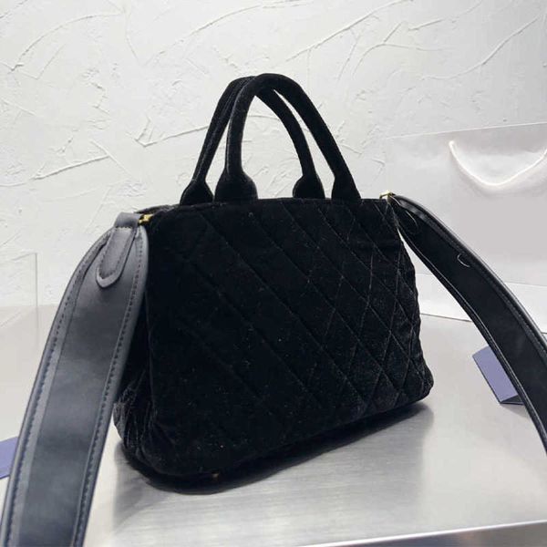 

velvet handbags black autumn winter plush tote bag quilted stitched designer women luxury shoulder crossbody fashion purses 221223
