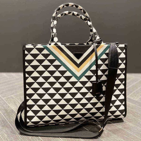 

pbag triangle logo evening bags shoulder totes the tote bag women bag shopping cloth fashion designer handbags for girls purse 220812