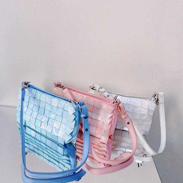 

2023 new fairy shell bag natural fritillary piece bag sequin hand weaving beaded handbag crossbody phone ladies party elegant 230304