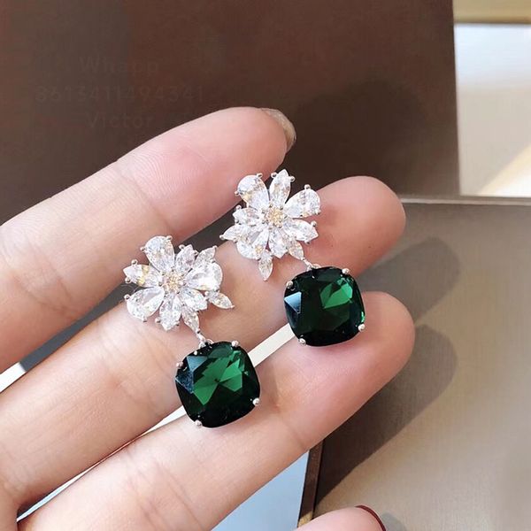 

buigari flower designer dangle earrings for woman emerald sterling silver official reproductions luxury classic style fashion exquisite gift, White