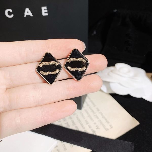

vintage design stud earrings designer earrings stamp girls fashion 18k gold plated earrings black and white popular brand jewelry spring new, Golden;silver
