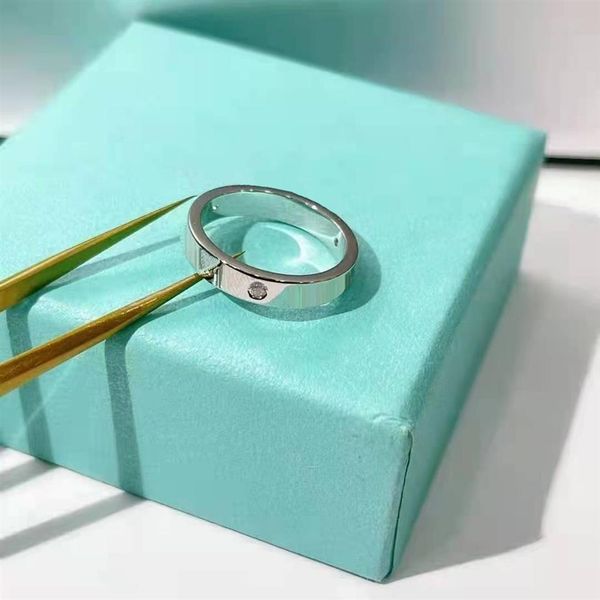 

2022 luxurys fashion designers couple ring with clear lettering fine workmanship full personality engagement jewelry box gold and 290m, Silver