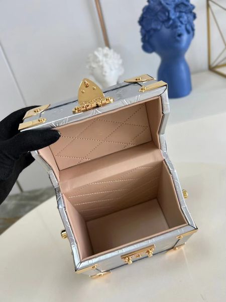 

women's bag 7a high-end customized quality shoulder bag cooperative makeup