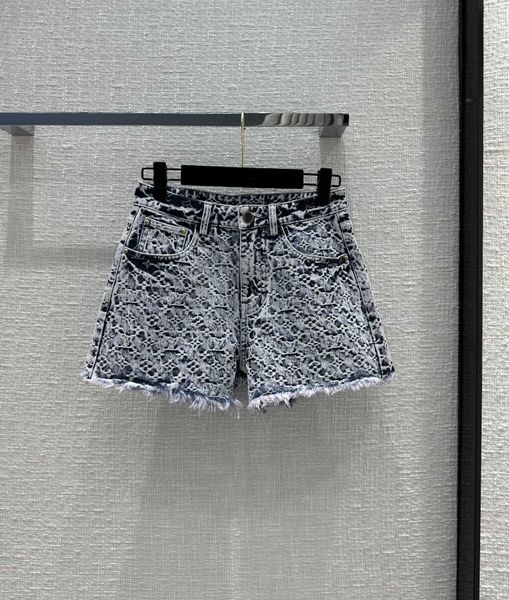 

milan runway shorts 2023 spring summer fashion designer straight shorts brand same style luxury women's pants 0304-9, White;black