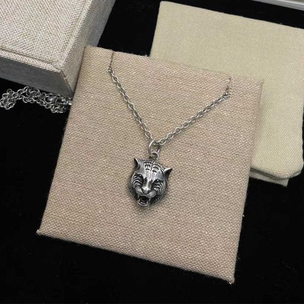 

silver embossed head necklace sweater chain men and women ins simple couple designer luxury jewelry