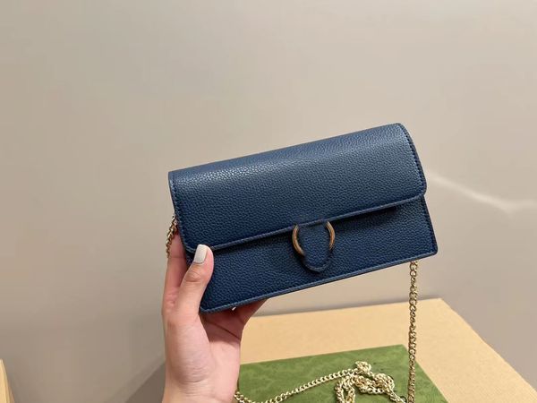 

classic fashion shoulder bag messenger bag hand-made gold metal logo containing multiple colors can match four seasons