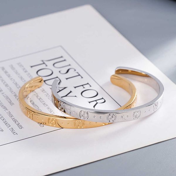 

fashion collection 2023 new luxury fashion jewelry for same double electroplating 18k platinum bracelet has straight trend, White