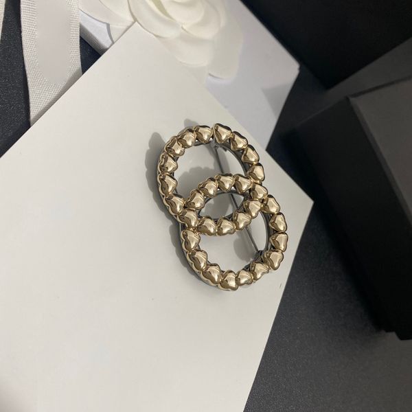 

2023 c18k goldplated full love brooch gold fashion noble brooch luxury designer jewelry high quality, Gray