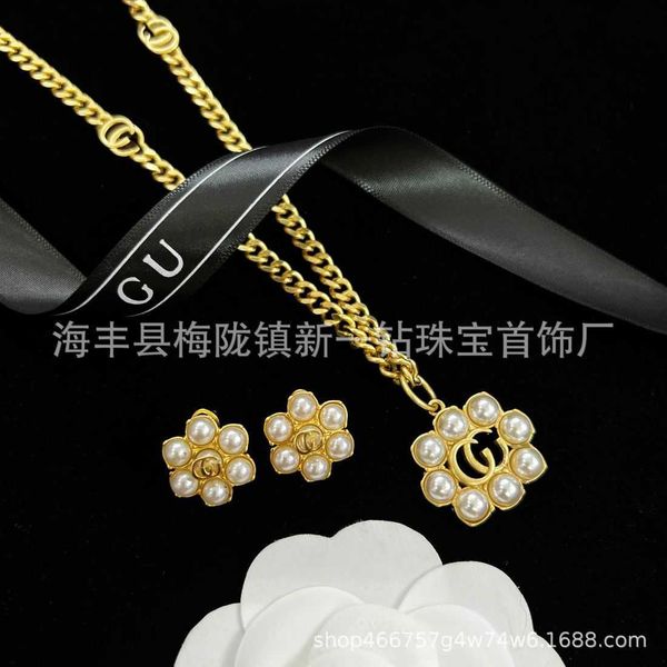 

60% off 2023 new luxury fashion jewelry for inlaid pearl flower necklace ancient family double earrings female pastoral high version brass m, Silver