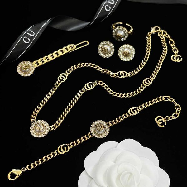 

years family spring and summer crystal suit necklace bracelet earrings small fresh simple girl feeling designer luxury jewelry, Black