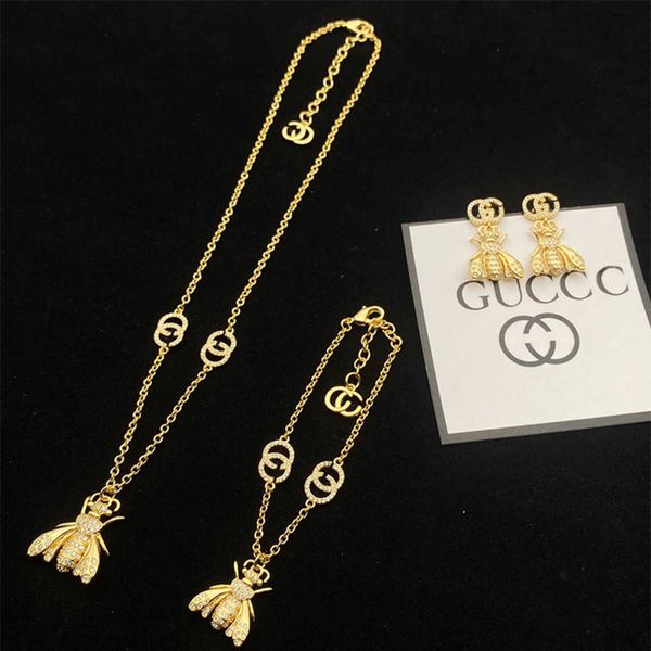 

20% off 2023 new luxury fashion jewelry for ancient family necklace women's diamond inlaid bee suit bracelet trend earring head, Silver