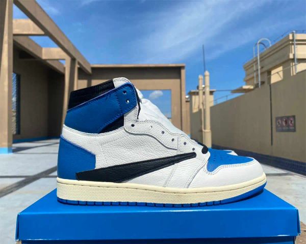 

basketball shoes travis scotts x fragment jumpman 1 high og sp military blue with original box