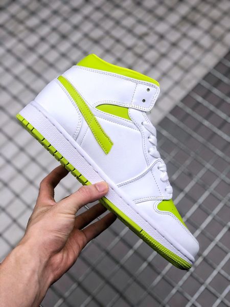 

2023 athletics jumping basketball shoes for all season jumpman 1 1s mid white lime girls boys outdoor designer sneakers