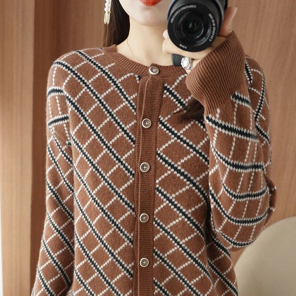 

women's knits tees autumn and winter pure wool cardigan round neck diamond square coat knitted long sleeve loose bottoming shirt 230306, White