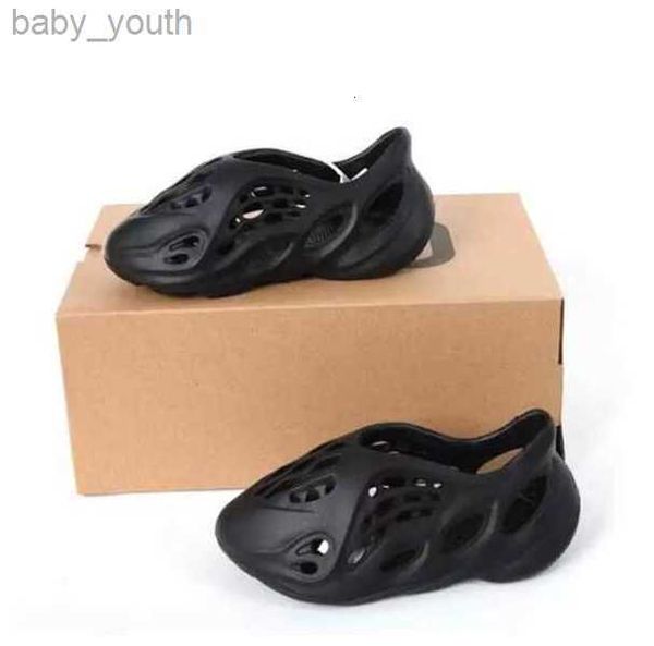 

fashion kids slippers foams runer konye slides sandals outdoor shoes toddlers childrens triple red white black desert sand bone resin, Black;red