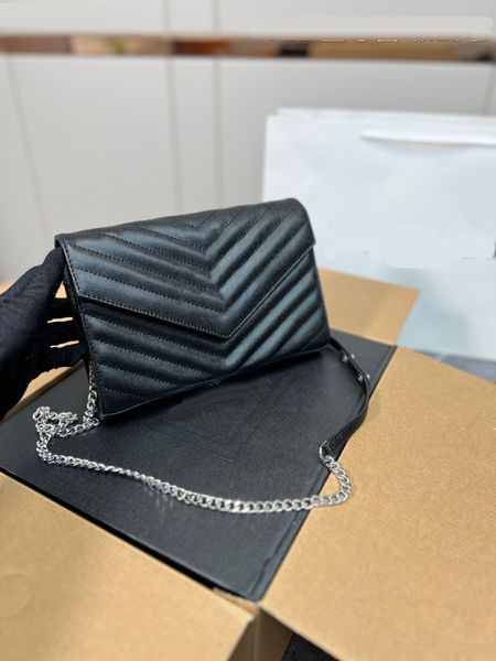 

brand lady fashion shoulder bag designer handbag chain letter cross-shoulder shoulder bag fashion dinner bag european and n make-up bag mult