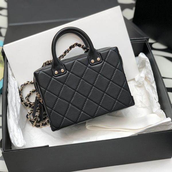 

lady chain shoulder bag designer cosmetic bag 15cm genuine leather crossbody bag delicate knockoff super_bagss with box yc145