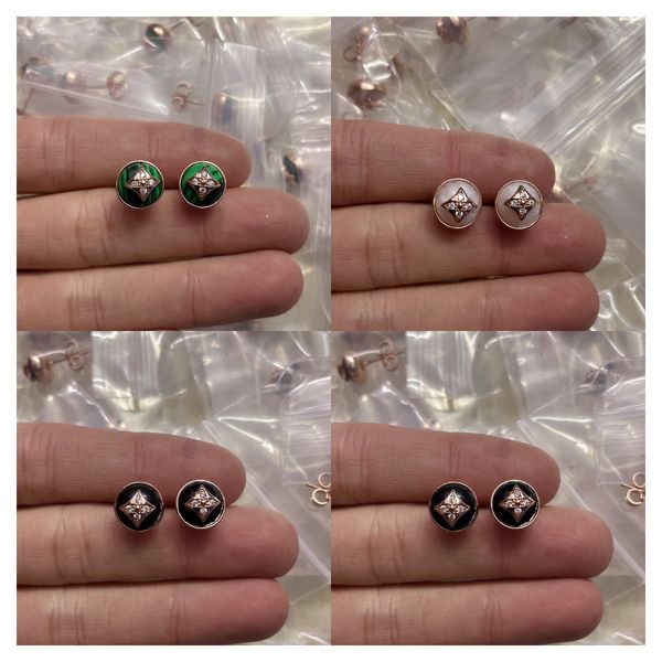 

2022 stainless steel women designer stud luxury style simple v love couple earrings for lady party wedding gifts wholesale e-114, Golden;silver