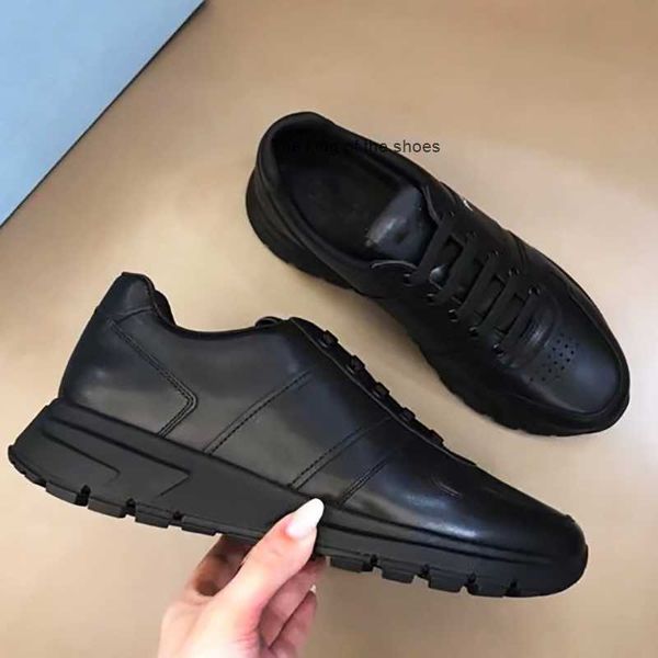 

mens designer prax 01 sneakers leather lace-up platform elegant runner trainers luxury shoes rubber sole with box 276, Black