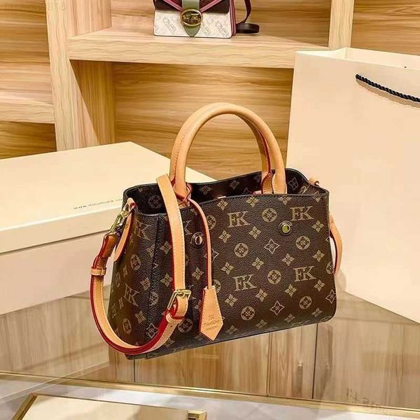 

2023 luxurys designers handbags purses montaignes bag women embossing genuine leather shoulder bags crossbody bag