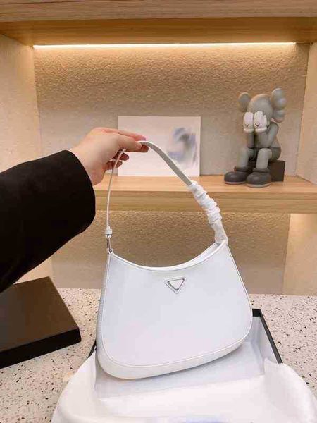 

pbag triangle shopping bags shoulder prabag underarm luxurys bag crossbody for womens designer leather clutch fashion single messengers