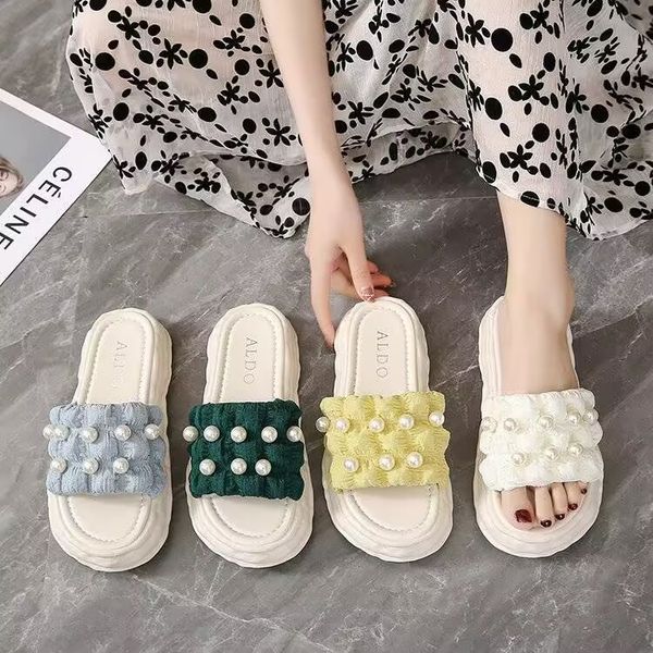 

thick bottoming pearl slippers 2023 summer female outdoor all-match temperament beach non-slip fairy wind sandals, Black