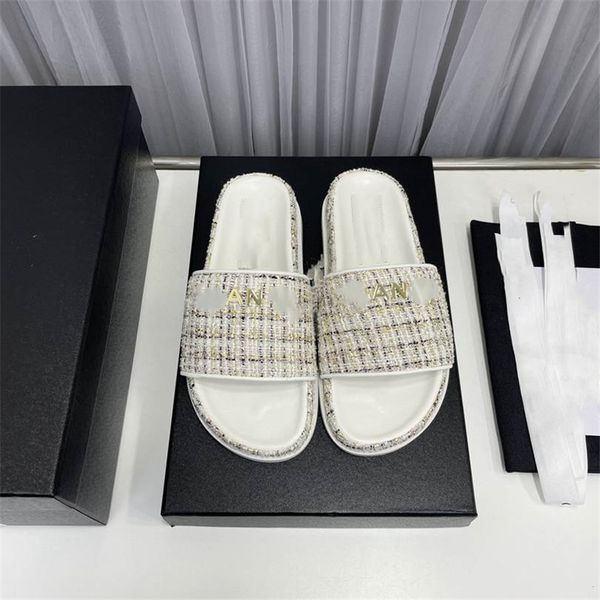 

fashion slippers 2023 channel luxury design summer men's and women's flats thick soled leather rubber lettering logo casual cartoo, Black