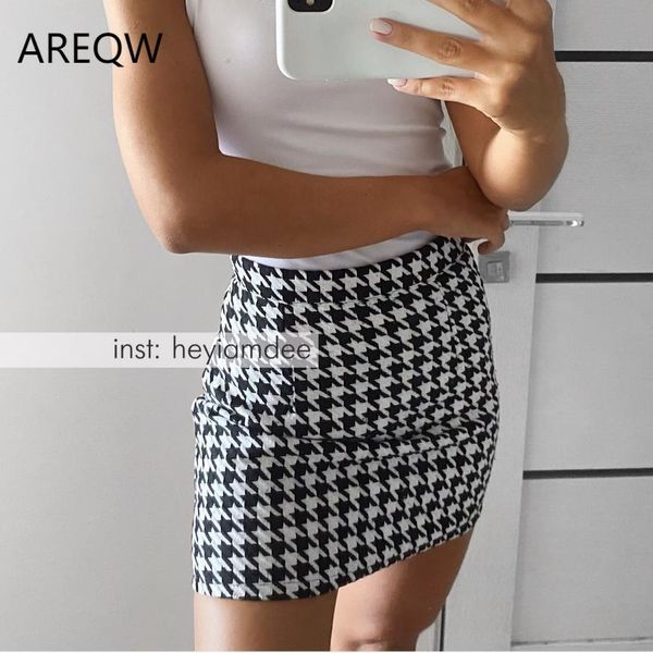 

skirts fashion women's tweed skirt woolen plaid high waist slim buttocks short mini woman skirts black beige 230308