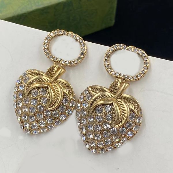 

rhinestone strawberry charm luxury earrings. 2023 latest explosion earing. fashion brand designer earrings, high-end wedding party favors ar, Golden