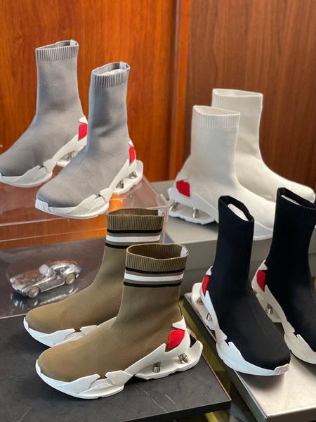 

2023s designer shoe socks sneakers boots casual metal spring boot shoes platform men women knit runner sock paris triple track black white r