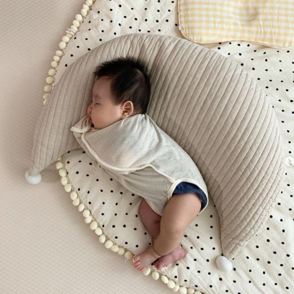 

pillows ins born nursing pillow baby soft hair ball cotton moon cushion bed surround children's bed safe removable washable 230309