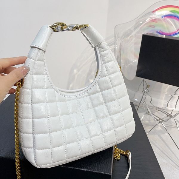 

outdoor shoulder bag fashion handbag plaid metal logo design women's bag