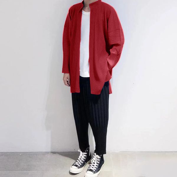 

men's vests miyake pleated long coat 2023 fashion casual small polo collar blazer cardigan single breasted jacket 230309, Black;white