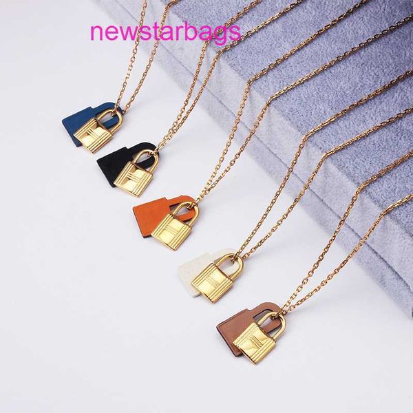 

designer herms necklace for sale pig nose necklace leather lock head h simple texture style female clavicle chain vacuum 18k gold, Silver