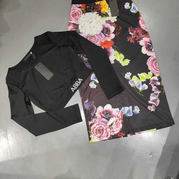 

23ss designer brand women skirt set womens printed long-sleeved t-shirt with buttocks high waist skirt suit womens clothing a1, White