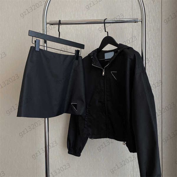 

black two piece dress chest classic logo long sleeve hooded zipper jacket classic base style elastic waist slim skirts women sets, White